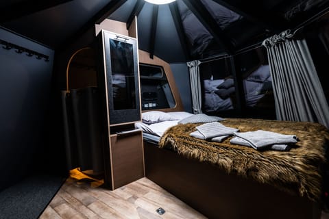 Panoramic Cabin | Premium bedding, Select Comfort beds, desk, laptop workspace