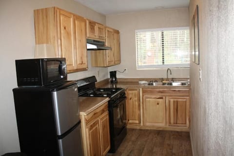 Superior Studio | Private kitchen | Fridge, microwave, coffee/tea maker, toaster