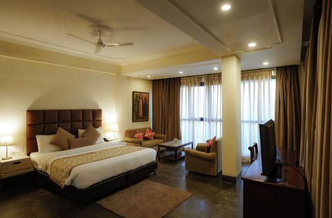 Executive Room | In-room safe, blackout drapes, iron/ironing board, free WiFi