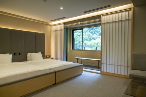 moksa Suite Twin, Non Smoking | Free minibar, in-room safe, soundproofing, free WiFi