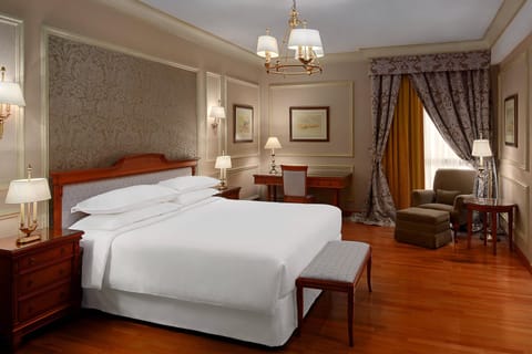 Royal Suite, 1 King Bed, Tower | Minibar, in-room safe, desk, soundproofing