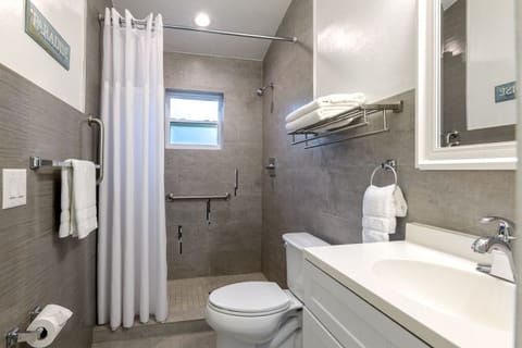 Key Lime Suite | Bathroom | Shower, hair dryer, towels