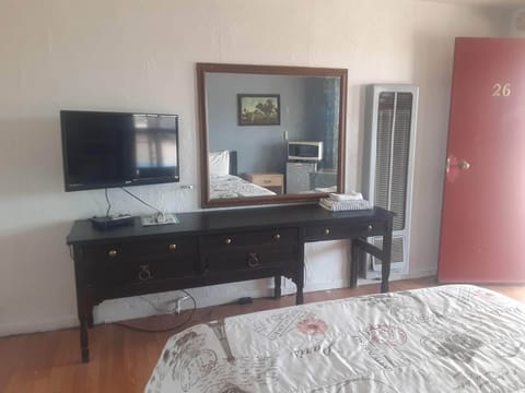 Economy Single Room | WiFi, bed sheets