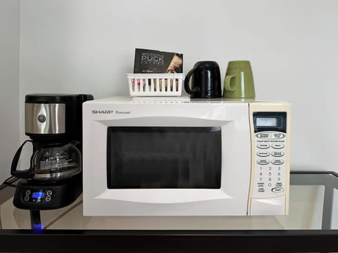 Standard Double Room | Private kitchen | Microwave, coffee/tea maker, cleaning supplies