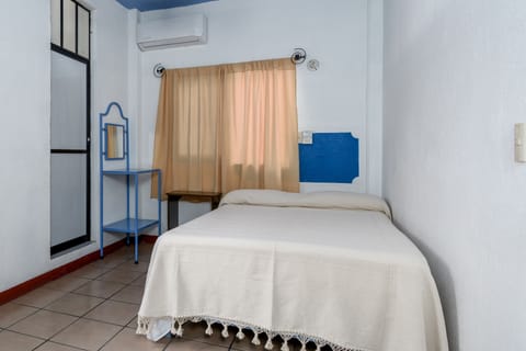 Comfort Double Room (Air Conditioning) | Free WiFi, bed sheets