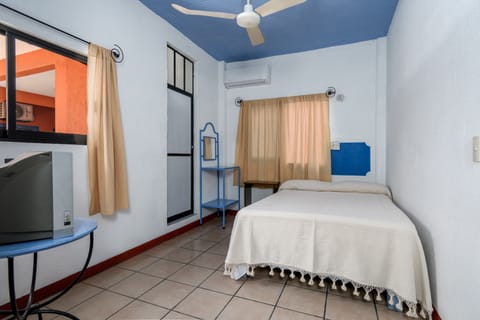 Comfort Double Room (Air Conditioning) | Free WiFi, bed sheets