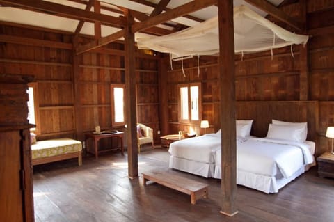 Suite Lodge - 1 bedroom | Premium bedding, down comforters, pillowtop beds, minibar