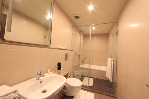 Superior Room | Bathroom | Towels, soap