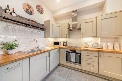 The Chapel Kitchen - StayCotswold