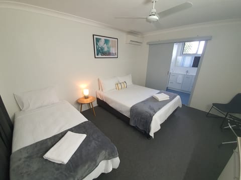 Twin Room | Laptop workspace, blackout drapes, iron/ironing board, free WiFi