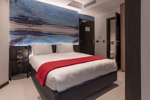 Standard Double or Twin Room | Memory foam beds, minibar, in-room safe, desk