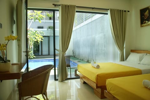 Deluxe Room Pool Access (Lantai 1) | Free WiFi