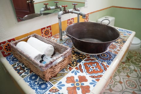 Superior Studio Suite, 1 Bedroom, Non Smoking | Bathroom | Shower, rainfall showerhead, towels