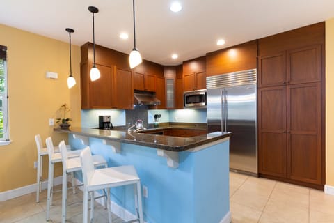 Breakfast bar with granite counters.