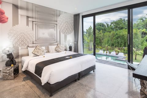 Luxury Villa, 2 Bedrooms, Pool View | Desk, free WiFi, bed sheets