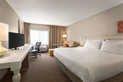 Room, 1 King Bed | Premium bedding, desk, laptop workspace, blackout drapes
