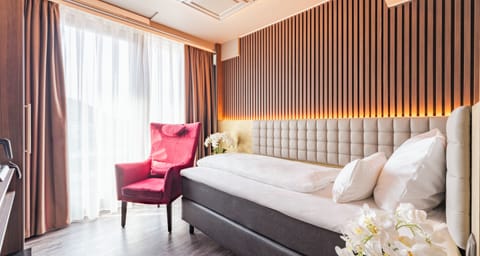 Premium Single Room | Hypo-allergenic bedding, in-room safe, desk, soundproofing