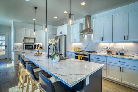 Spacious, modern Kitchen