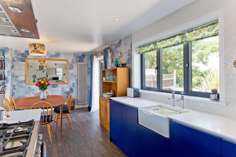 Design Bungalow | Private kitchen | Oven, stovetop, dishwasher, toaster