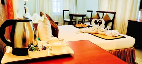 Deluxe Double Room, 1 Bedroom | In-room safe, individually decorated, individually furnished, desk