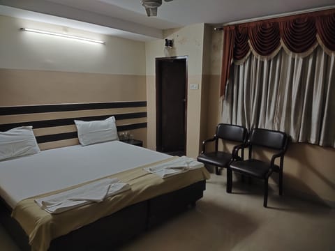 Deluxe Double Room | Egyptian cotton sheets, premium bedding, free WiFi