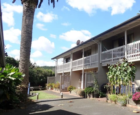 Unit H is on Top floor - far end.