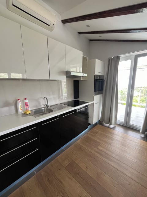 Suite (Attic) | Private kitchen | Fridge, electric kettle