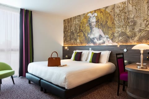 Comfort Double or Twin Room | In-room safe, desk, laptop workspace, blackout drapes