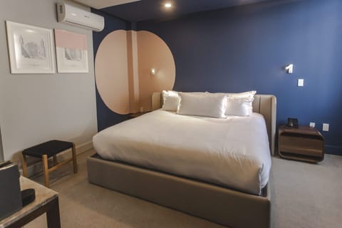 Master Suite | Premium bedding, pillowtop beds, minibar, in-room safe