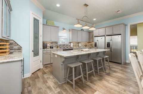 A chef's dream with everything you need to enjoy delicious meals!