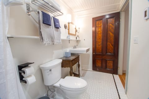 Birch Room | Bathroom | Shower, hair dryer, heated floors, towels