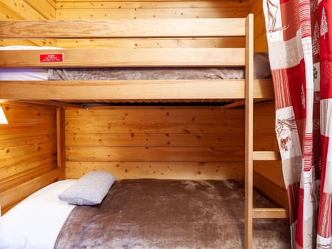 Property, Wood, Floor, Wood Stain, Shade, Hardwood, Flooring, Plank, Tints And Shades, Lumber