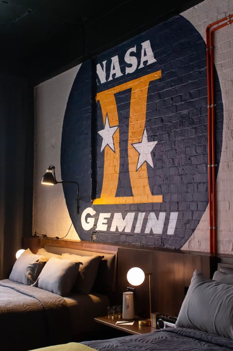 Gemini | Egyptian cotton sheets, premium bedding, pillowtop beds, free minibar