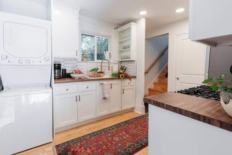 Coffee bar and deep sink