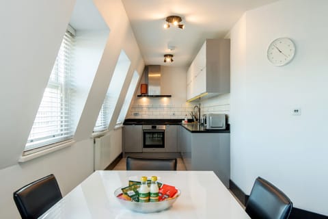 Flat 501 Farringdon Road | Private kitchen | Full-size fridge, microwave, oven, dishwasher