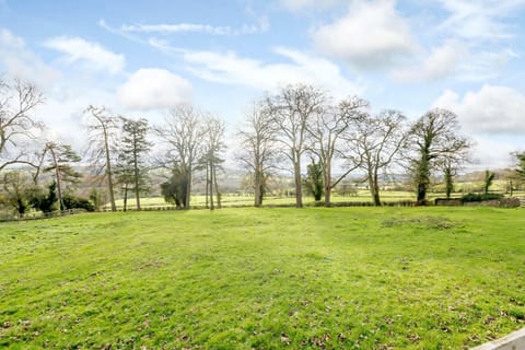 Oxbow Cottage View - StayCotswold