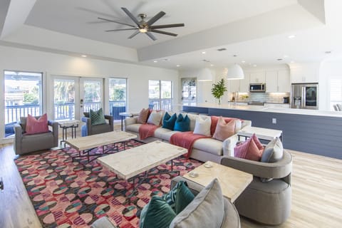 2nd floor open concept spacious living, smart tv & Sonos.