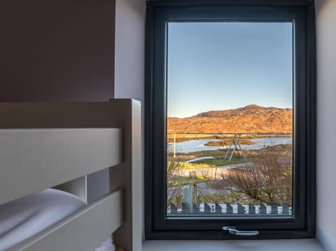 Cottage | Private kitchen | Fridge, electric kettle, toaster, cookware/dishes/utensils