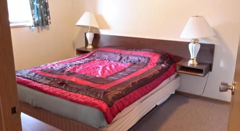 Standard Suite | Iron/ironing board, free WiFi, bed sheets, wheelchair access