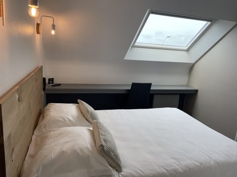 Classic Single Room | Free WiFi, bed sheets