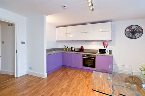 Mulberry Flat 5 - One bedroom 3rd floor | Private kitchen | Full-size fridge, oven, dishwasher, coffee/tea maker