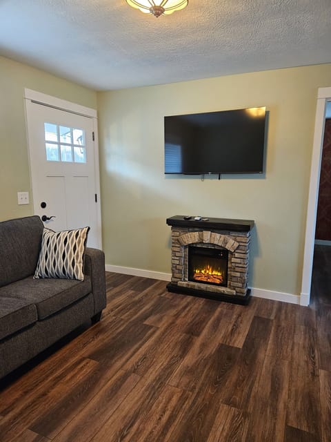 Cabin, Private Bathroom | Lounge