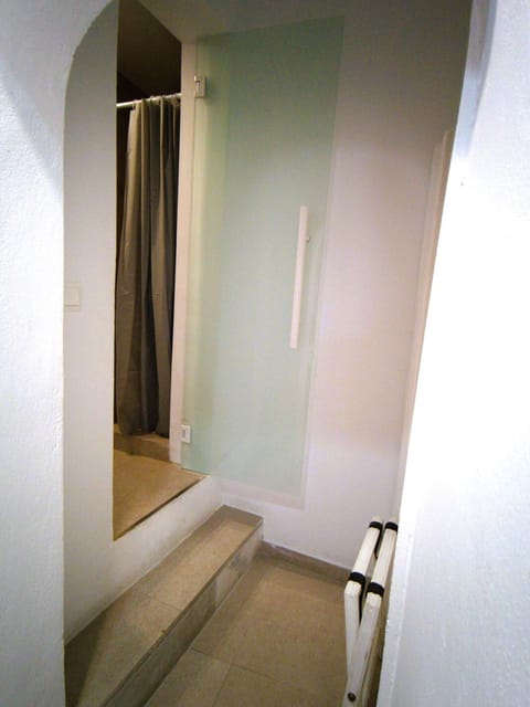 2nd bathroom