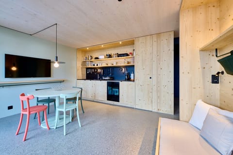 Deluxe Apartment | In-room dining