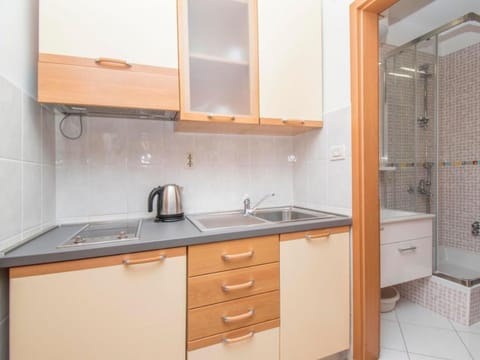 Studio (Studio with Balcony (2+1) - 5) | Private kitchenette | Fridge