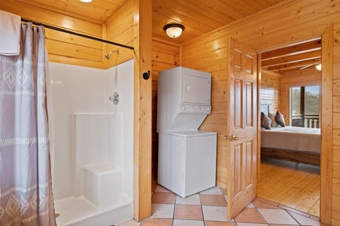 Cabin, Multiple Bedrooms | Laundry