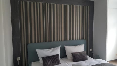 Comfort Double Room | Free WiFi, bed sheets