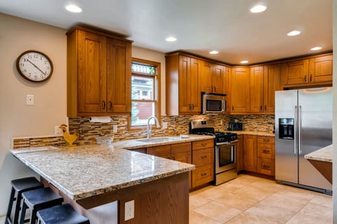 Ravens Bungalow kitchen