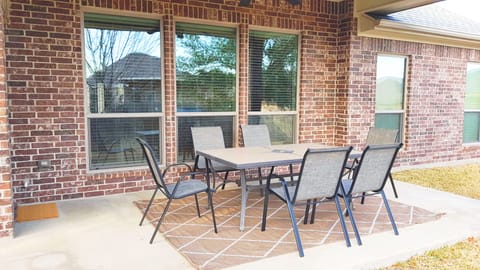 Enjoy a family or team meal out in the fresh air.