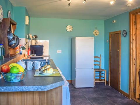 Kitchen | The Stables - Ardtun Cottages, Isle of Mull